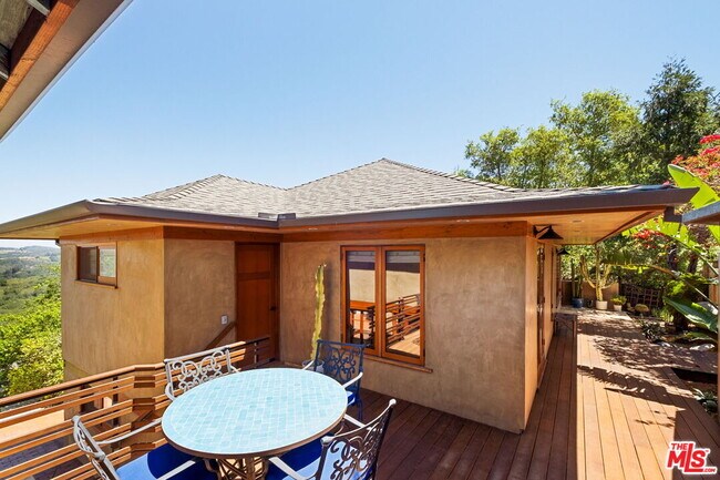 Building Photo - 21071 Waveview Dr
