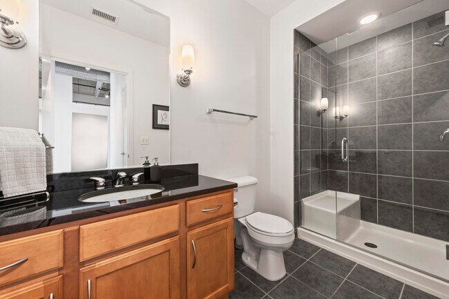 Building Photo - 350 N Main St