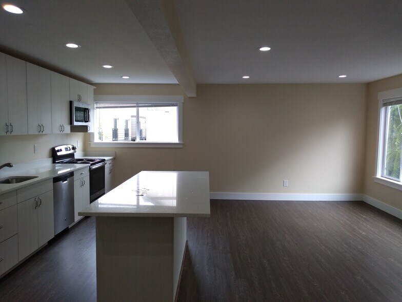 Building Photo - 9020 18th Ave SW