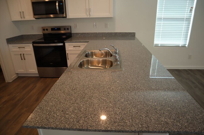 Building Photo - ~Pristine 2024 Luxury Home with Majestic Mountain Views~