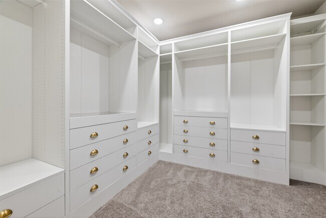 Building Photo - 3123 Lantana Trl