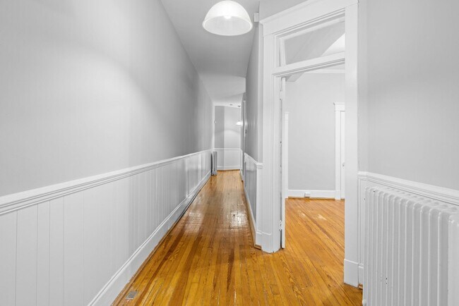 Building Photo - 1721 Hanover Ave
