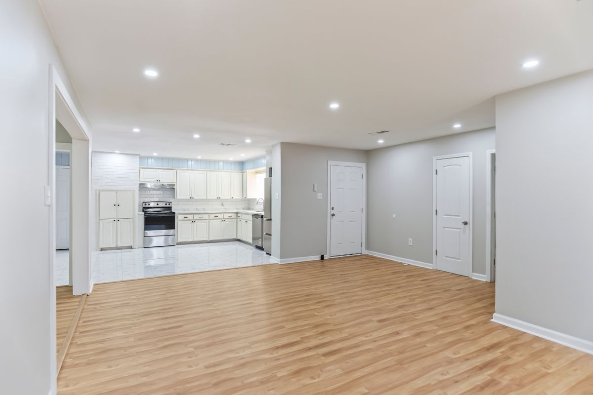 Building Photo - 1455 Marilyn Dr