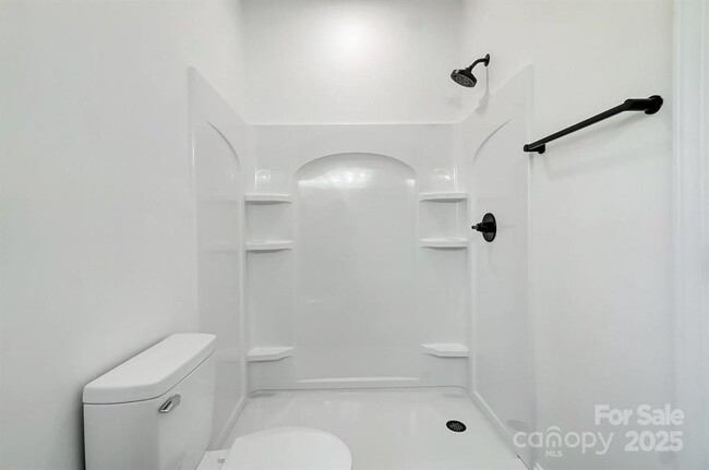 Building Photo - 424 Blanche Ave