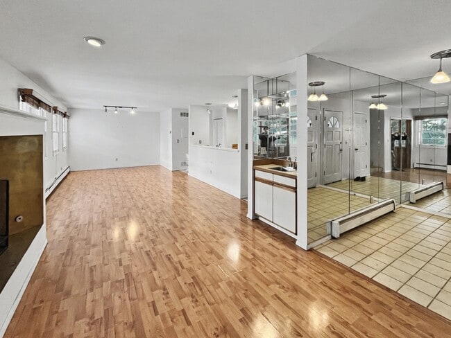 Building Photo - 3601 Raspberry Rd