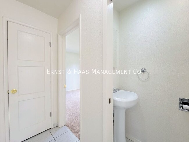 Building Photo - 8142 California St