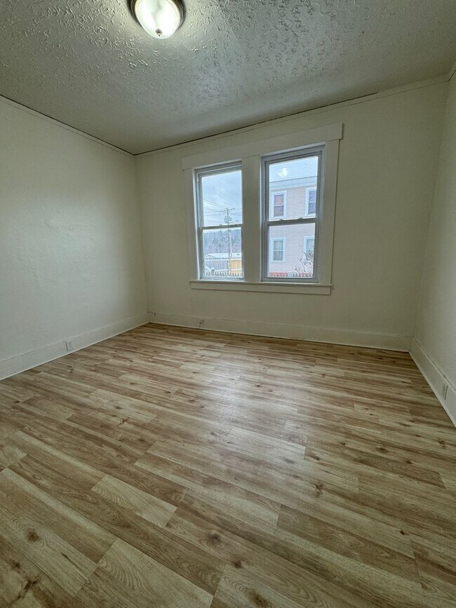 Building Photo - 29 Court St