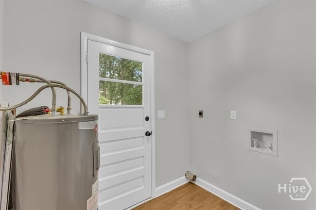 Building Photo - 131 Pointe S Dr