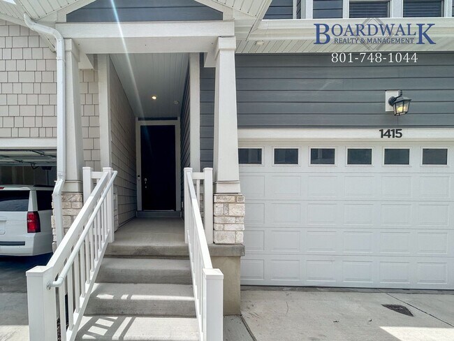 Building Photo - Spacious 3 bed in Quiet Community