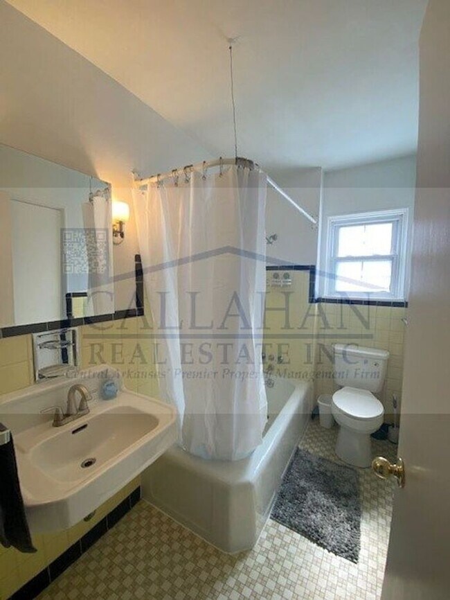 Building Photo - Park Hill 2 bedroom.