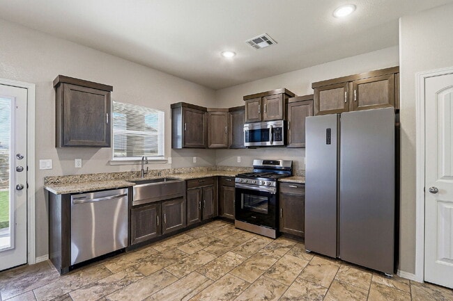 Building Photo - 10624 Hidden Chapel Pl