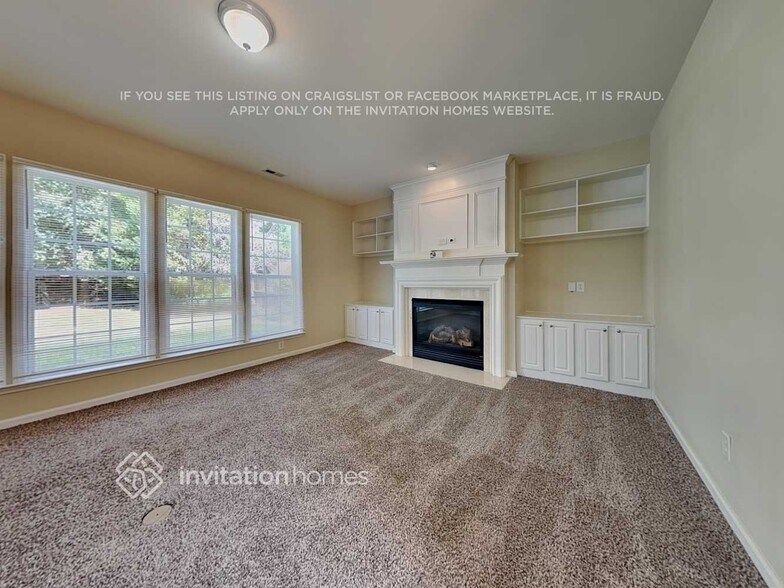 Building Photo - 5304 Granada Hills Dr