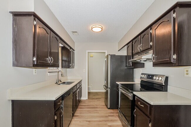 Building Photo - 6659 Ashland Dr