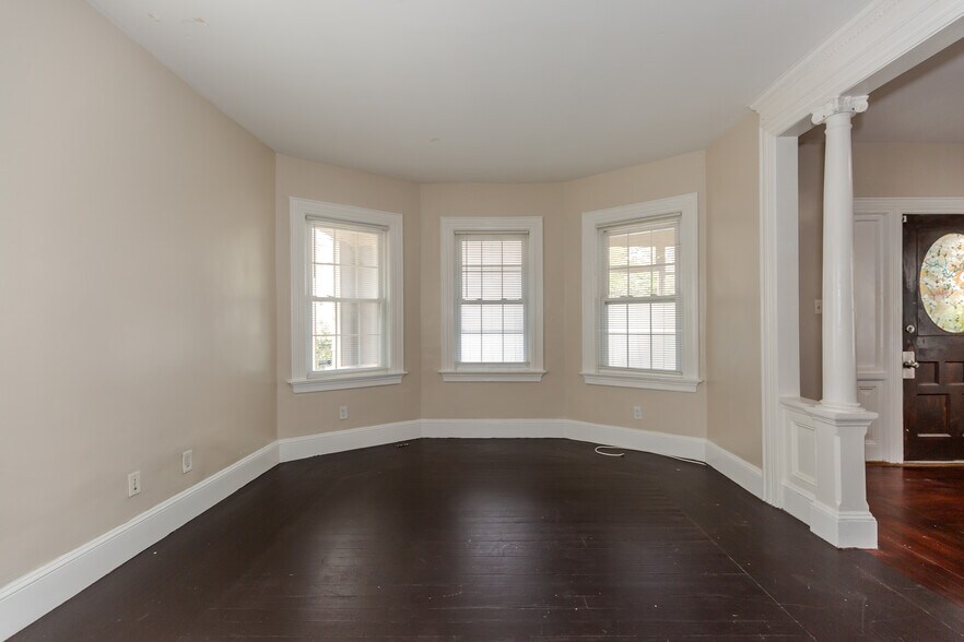 Building Photo - 173 Oakland Ave