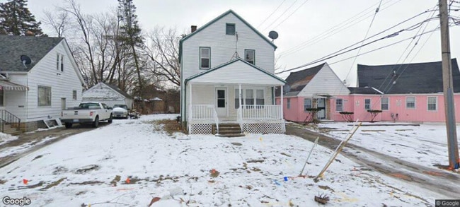 Building Photo - 2417 Sloan St