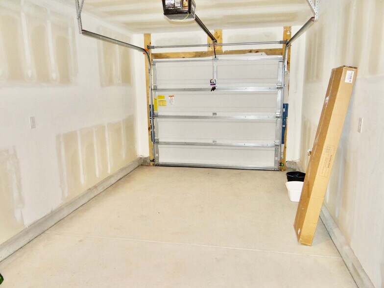 Building Photo - 1 N Yaupon Dr