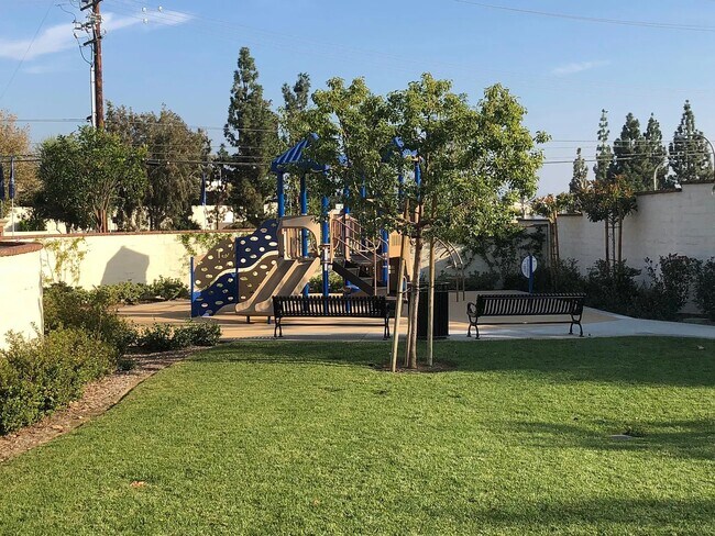 Building Photo - 2404 Sanabria Ln