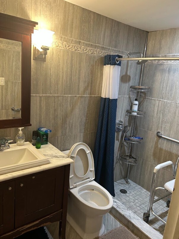 Building Photo - 44 E 12th St