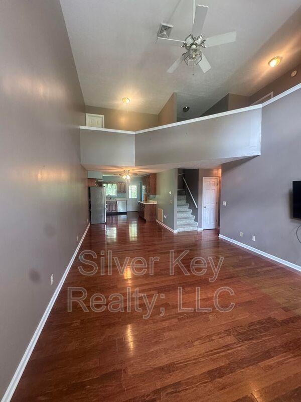 Building Photo - 136 S Matlock Ave