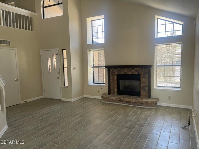 Building Photo - 705 Springfire Dr