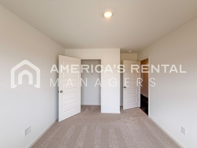 Building Photo - Coming Soon! Available to view NOW!!! Comfortable and Bright Tuscaloosa Home