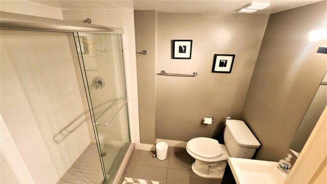 Building Photo - 600 Egret Cir