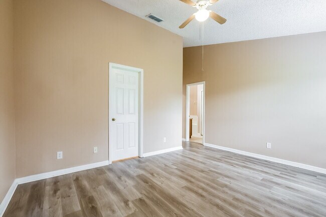 Building Photo - 1524 Lalique Ln