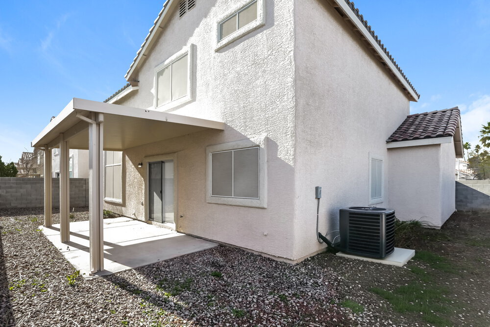 Building Photo - 2446 Cliffwood Dr