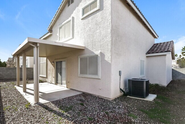 Building Photo - 2446 Cliffwood Dr