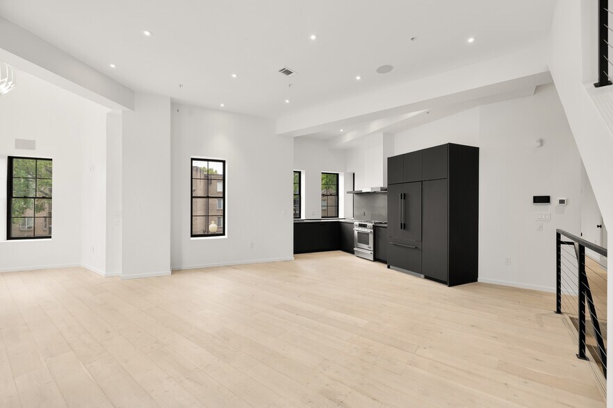 Building Photo - 1451 Maryland Ave NE