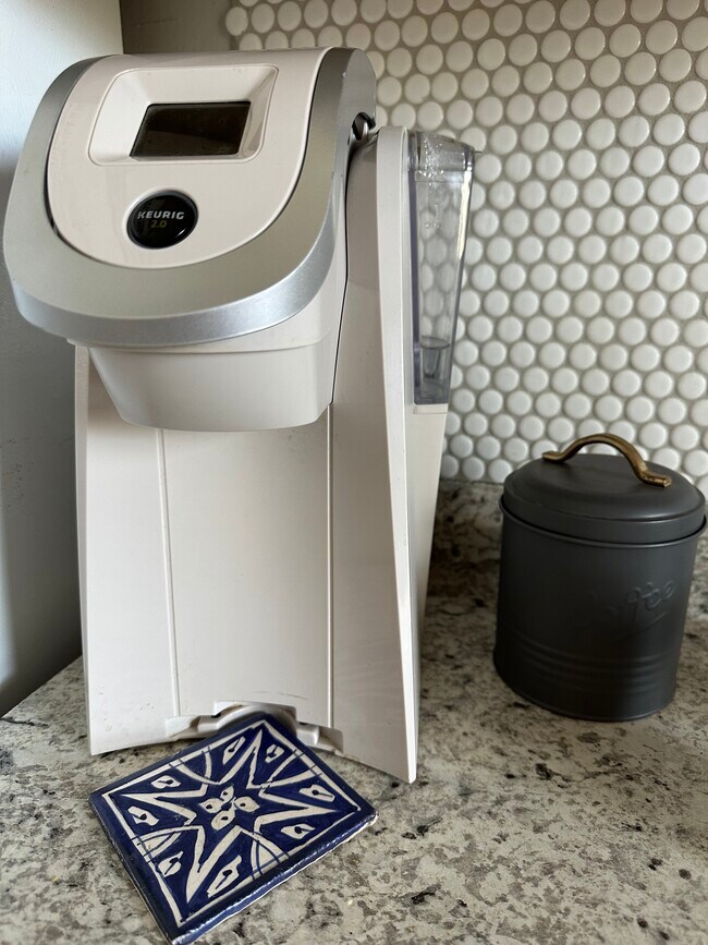 Building Photo - 2425 N Headley Rd