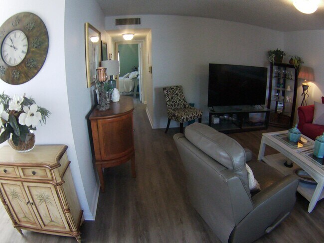 Building Photo - 571 Capri L