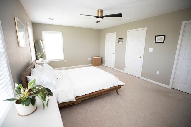 Building Photo - Townhouse at The Pinnacle