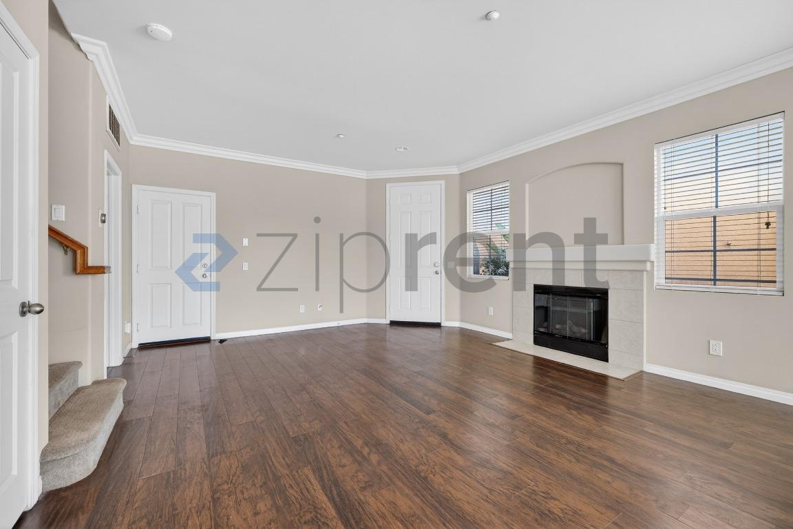 Building Photo - 5775 Cam Del Cielo