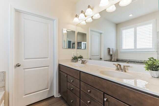 Building Photo - High-End Year Round Rental in Lewes