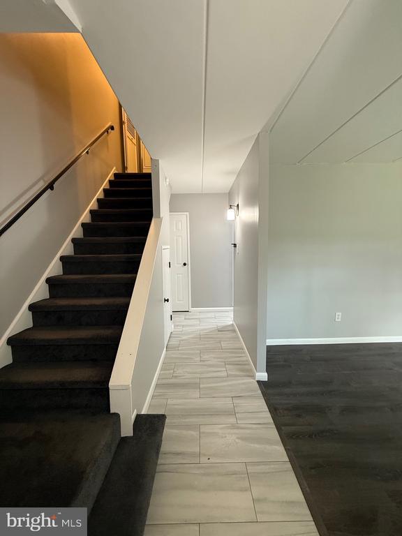 Building Photo - 306 Village Walk