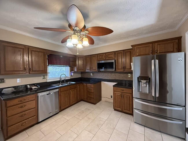 Building Photo - 3924 Gladman Way
