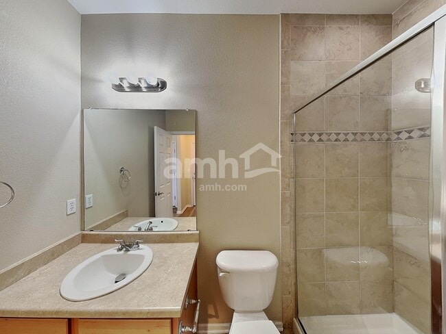 Building Photo - 12865 Roslyn St