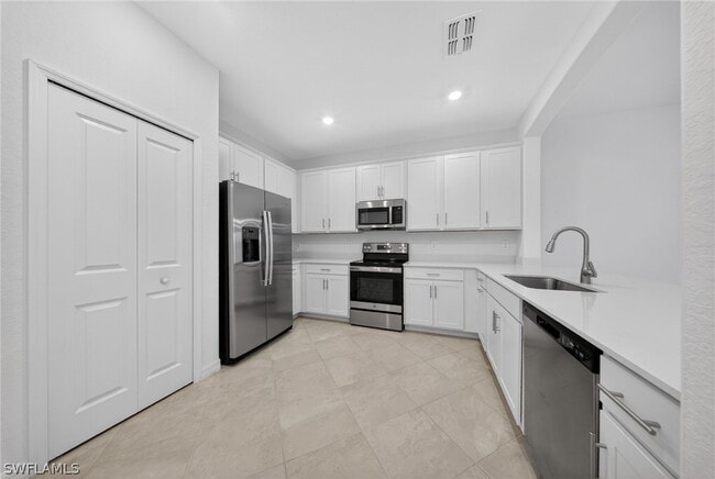 Building Photo - 2220 Dragonfruit Wy