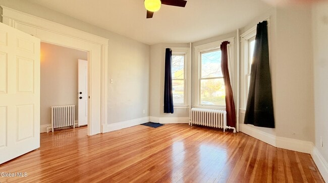 Building Photo - 554 Washington Ave