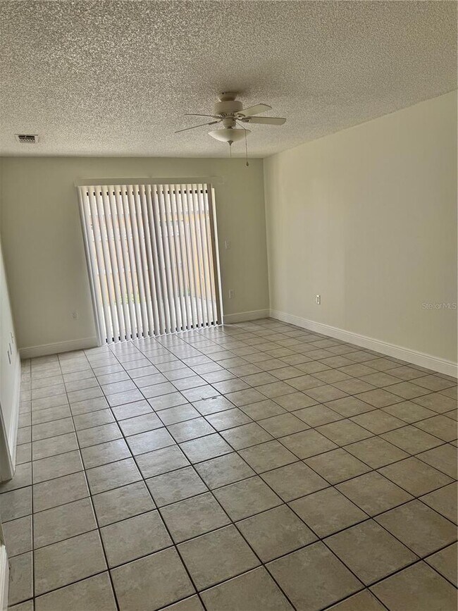Building Photo - 2219 Caribbean Dr S
