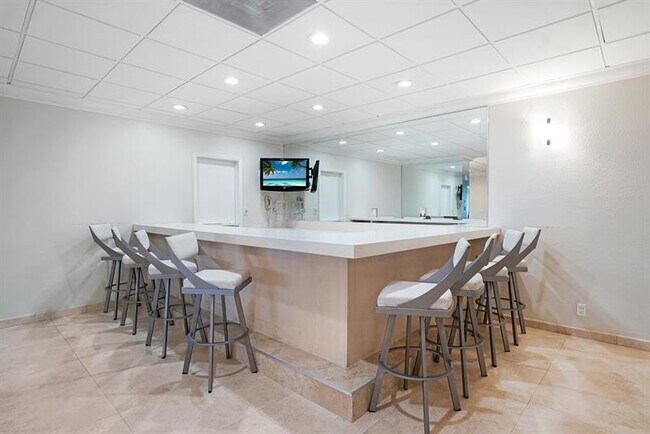 Building Photo - 3900 Galt Ocean Dr