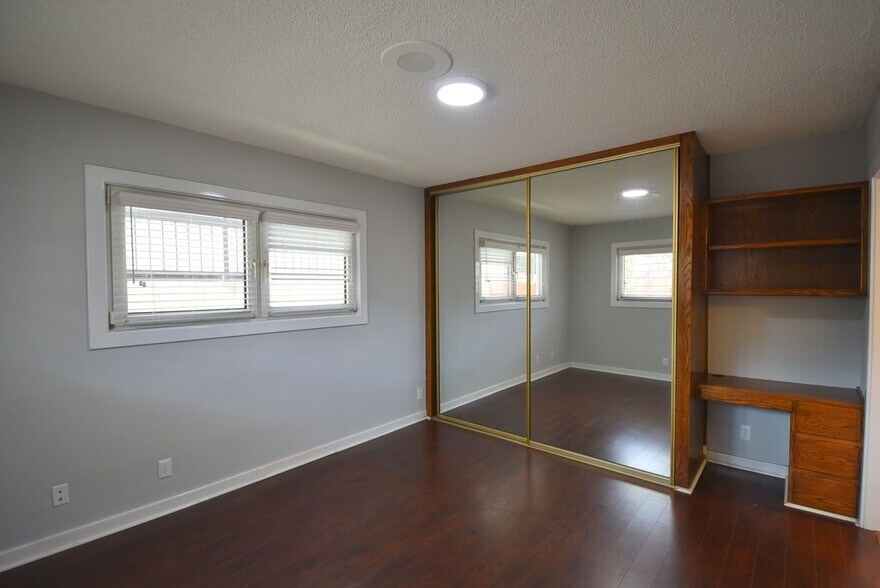 Building Photo - 11204 Peach Grove St