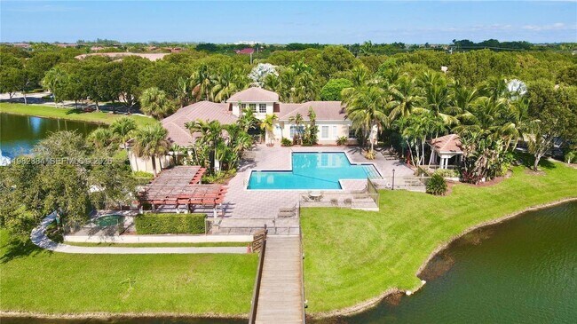 Building Photo - 2557 Centergate Dr