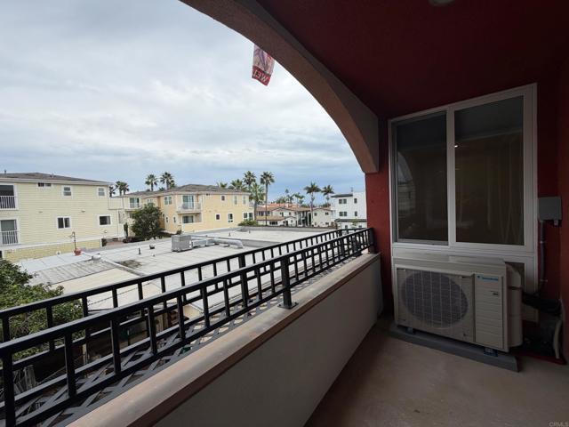 Building Photo - 860 Turquoise St