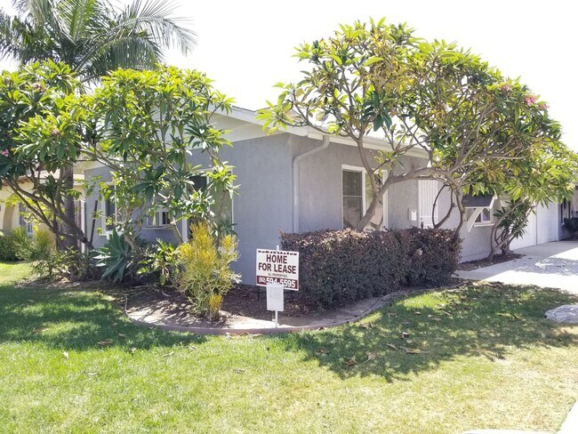 Building Photo - 4092-4096 Green