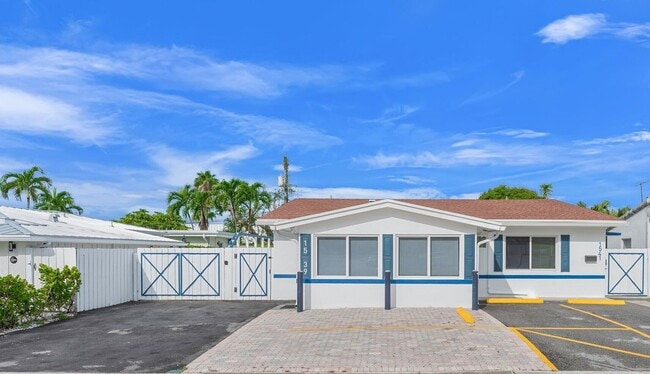 Primary Photo - 1541 NE 15th Ave