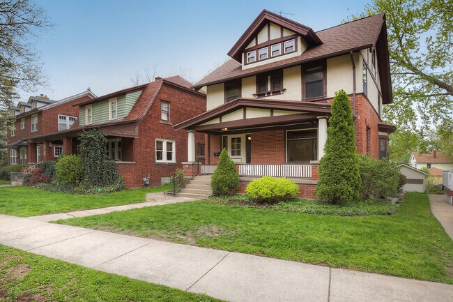 Building Photo - 64 John Ball Park Dr NW