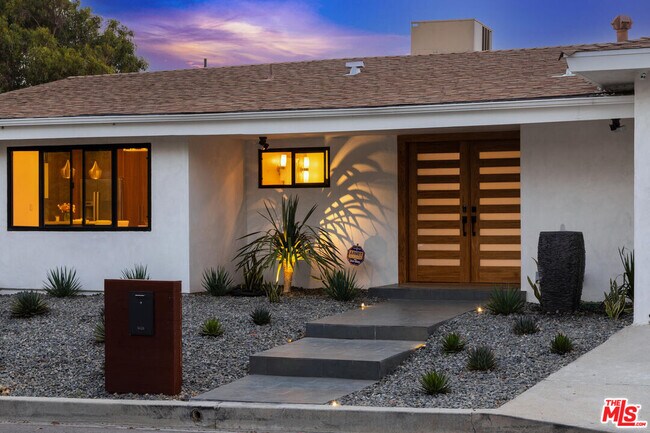 Building Photo - 1287 Casiano Rd