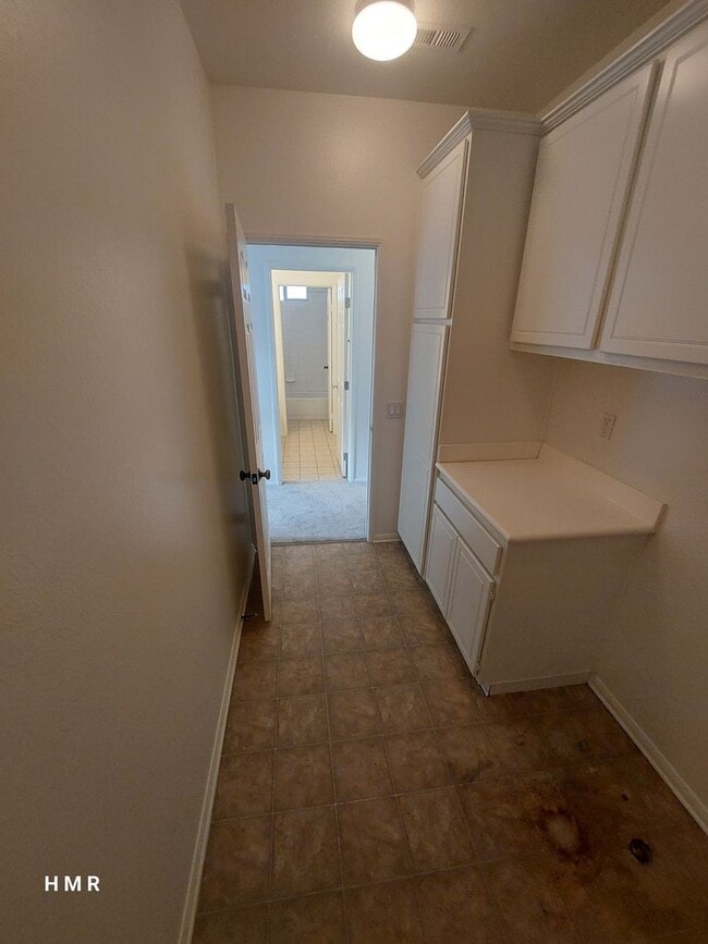 Building Photo - Stunning Two-Story Home with 4 Bedrooms an...